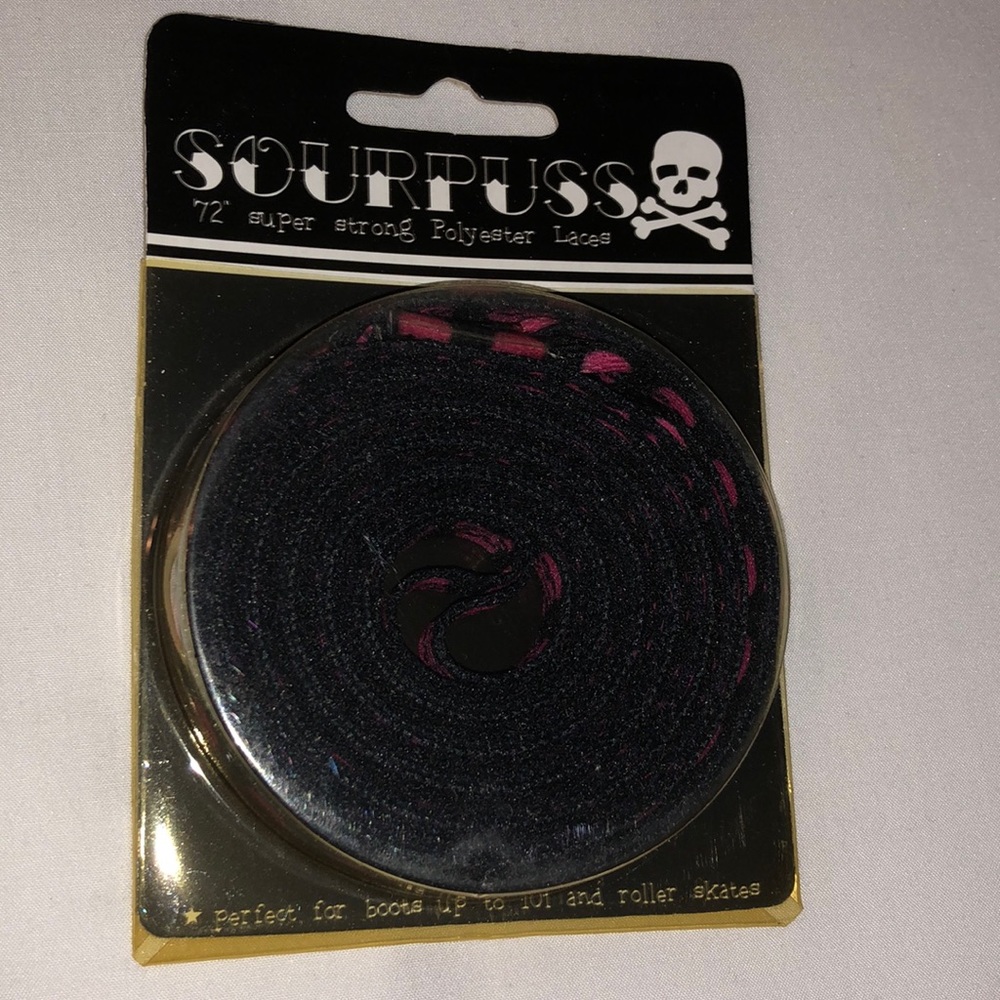 Sourpuss 72” skull shoelases